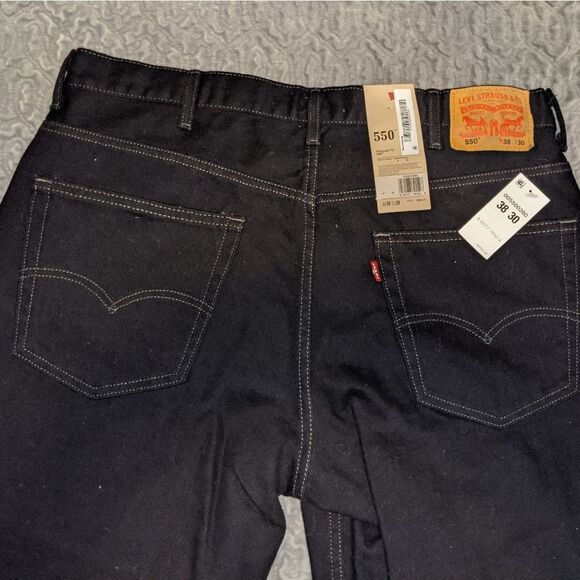 NWT Men's Levi jeans - Picture 3 of 4